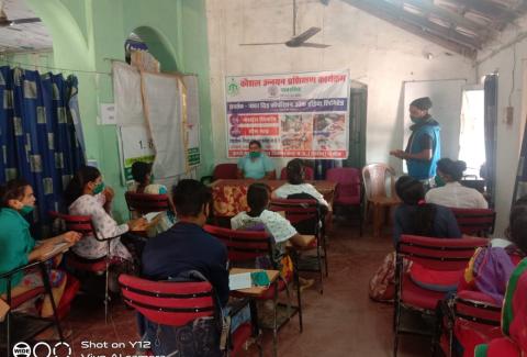 Mobile Repairing 275 Youth Training2, Damoh, WR-II